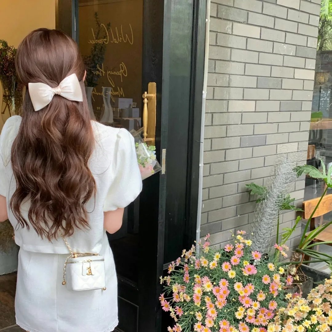隔墙有情人